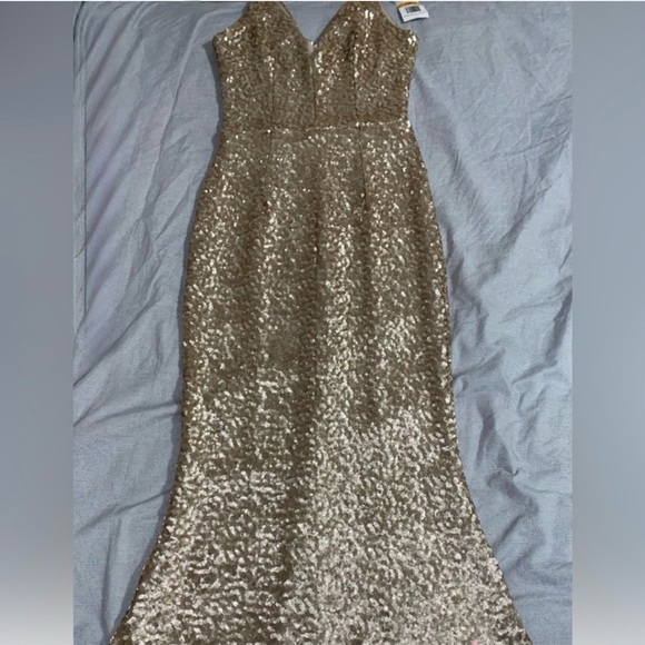 DRESS THE POPULATION Gold Sequin Gown - Picture 1 of 2